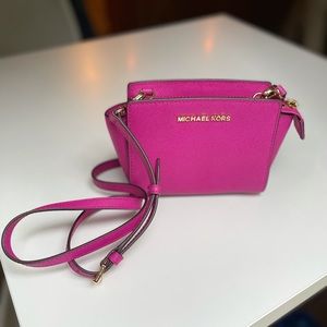 Michael Kors Mini Selma Leather Crossbody Bag